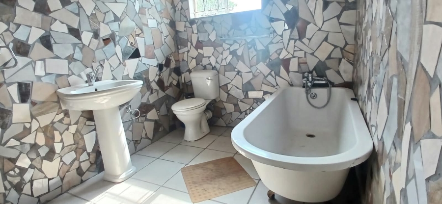 5 Bedroom Property for Sale in Paul Roux Free State